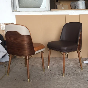 נורדי עור האוכל כיסא מעץ מלא כיסאות מודרניים אור פשוט יוקרה בחדר האוכל כיסאות ריהוט הבית ומתן הכיסא